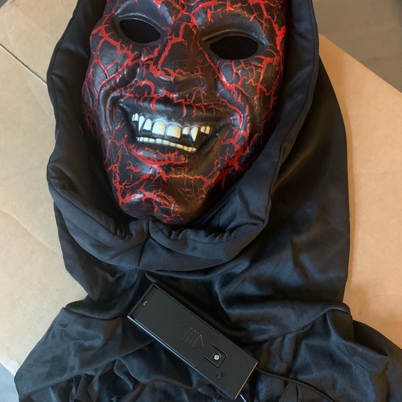 Demons light up mask - Picture 6 of 6